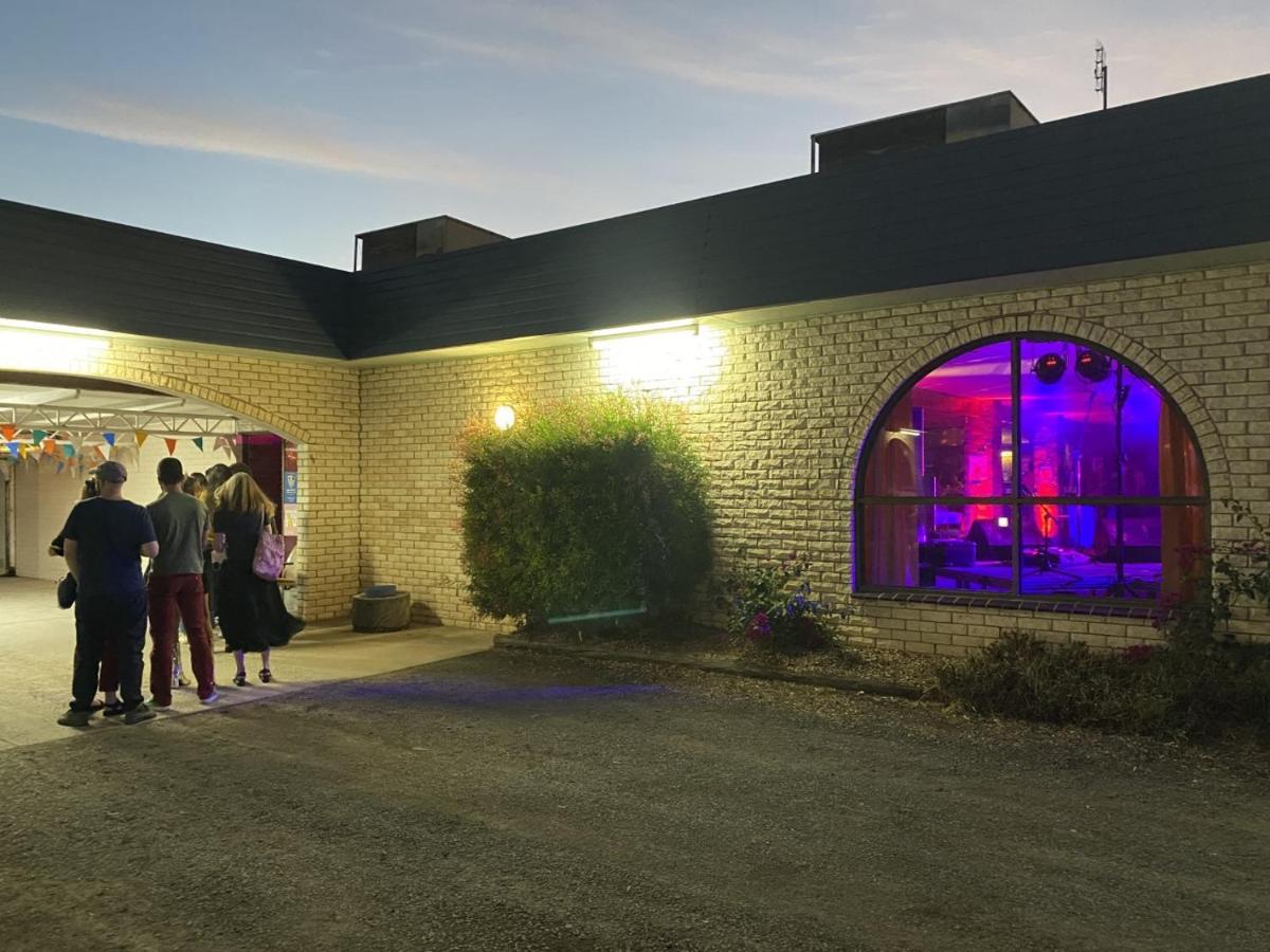 Charlton Motel Ngoại thất bức ảnh