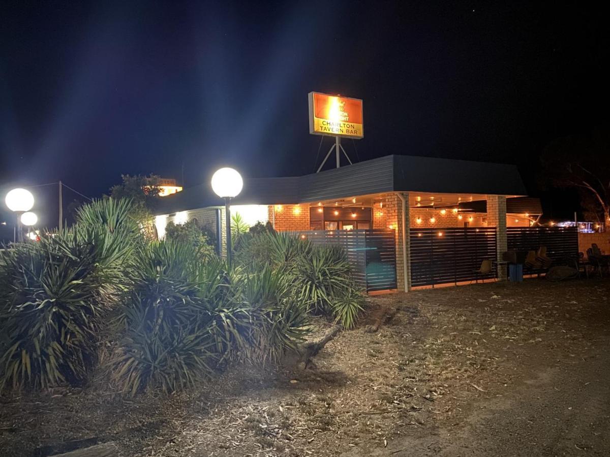 Charlton Motel Ngoại thất bức ảnh